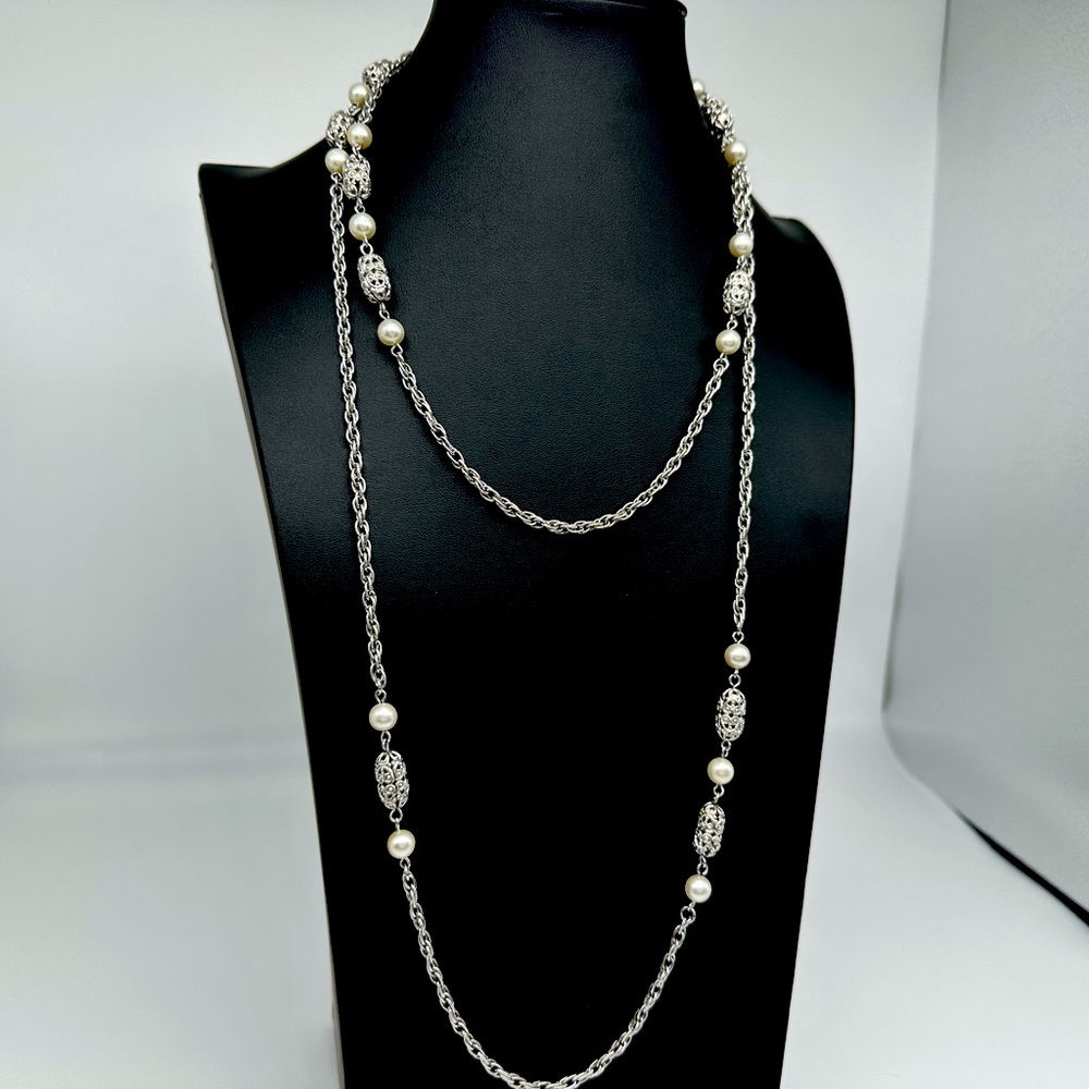 SIGNED SARAH COVENTRY vintage long‎ Pearl silver Necklace Classic Timeless